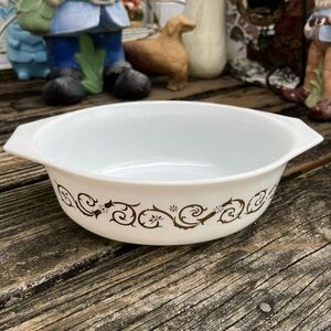 Pyrex Empire Scroll 043 Oval Casserole Dish Glass 1.5 Quart Vintage 60s 1961
